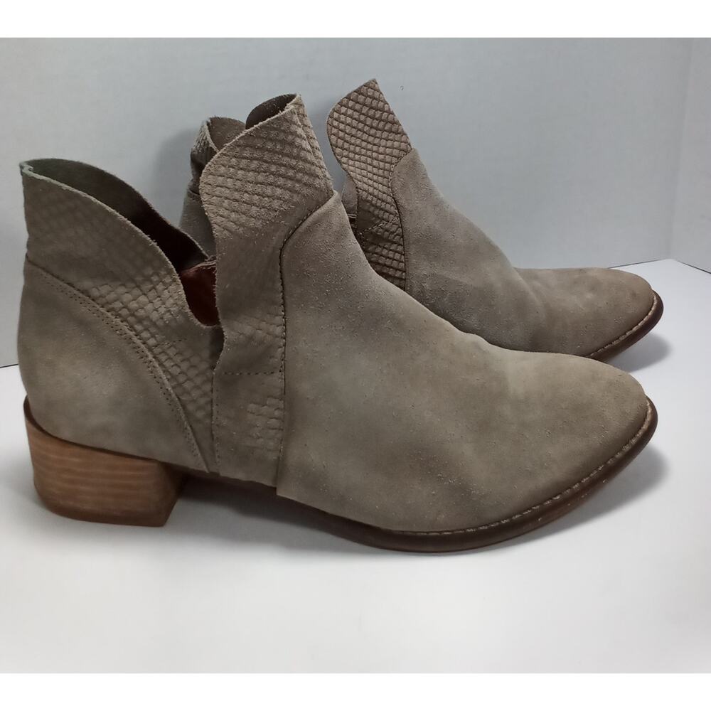 Seychelles Ankle Boots Grey Suede Side Zipper Size 9 1/2